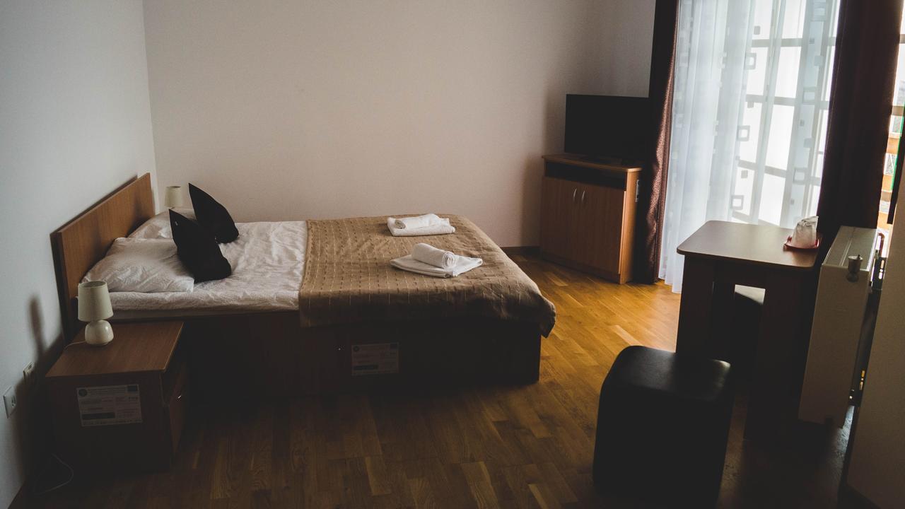 Pensiunea Codruta Cărpinişu Exteriör bild